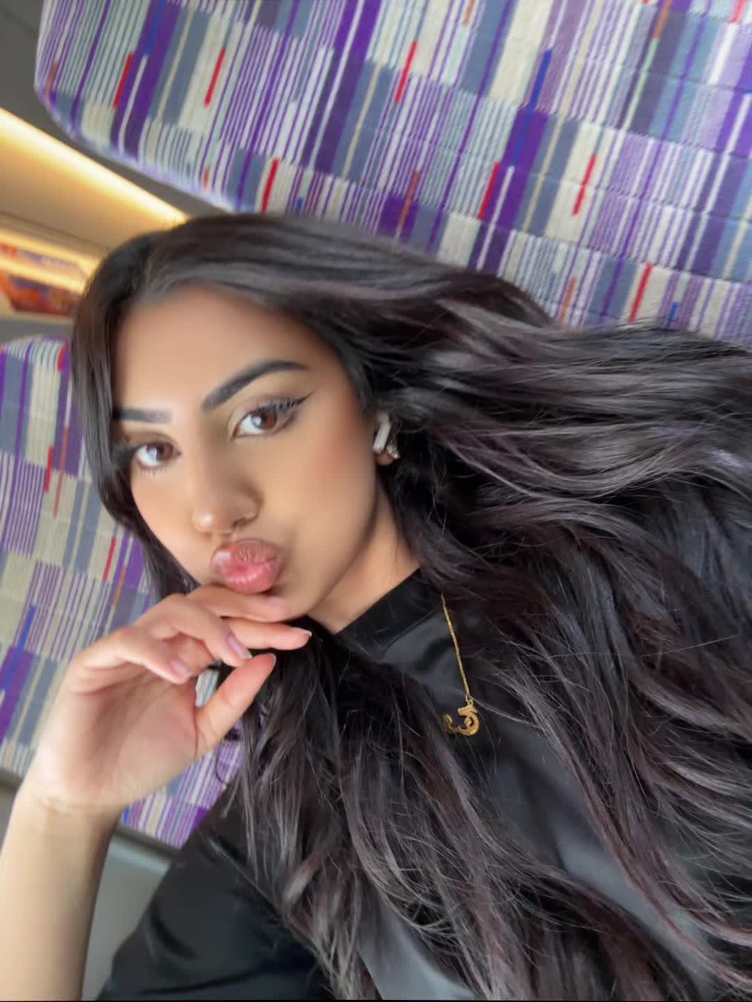 @arooj
