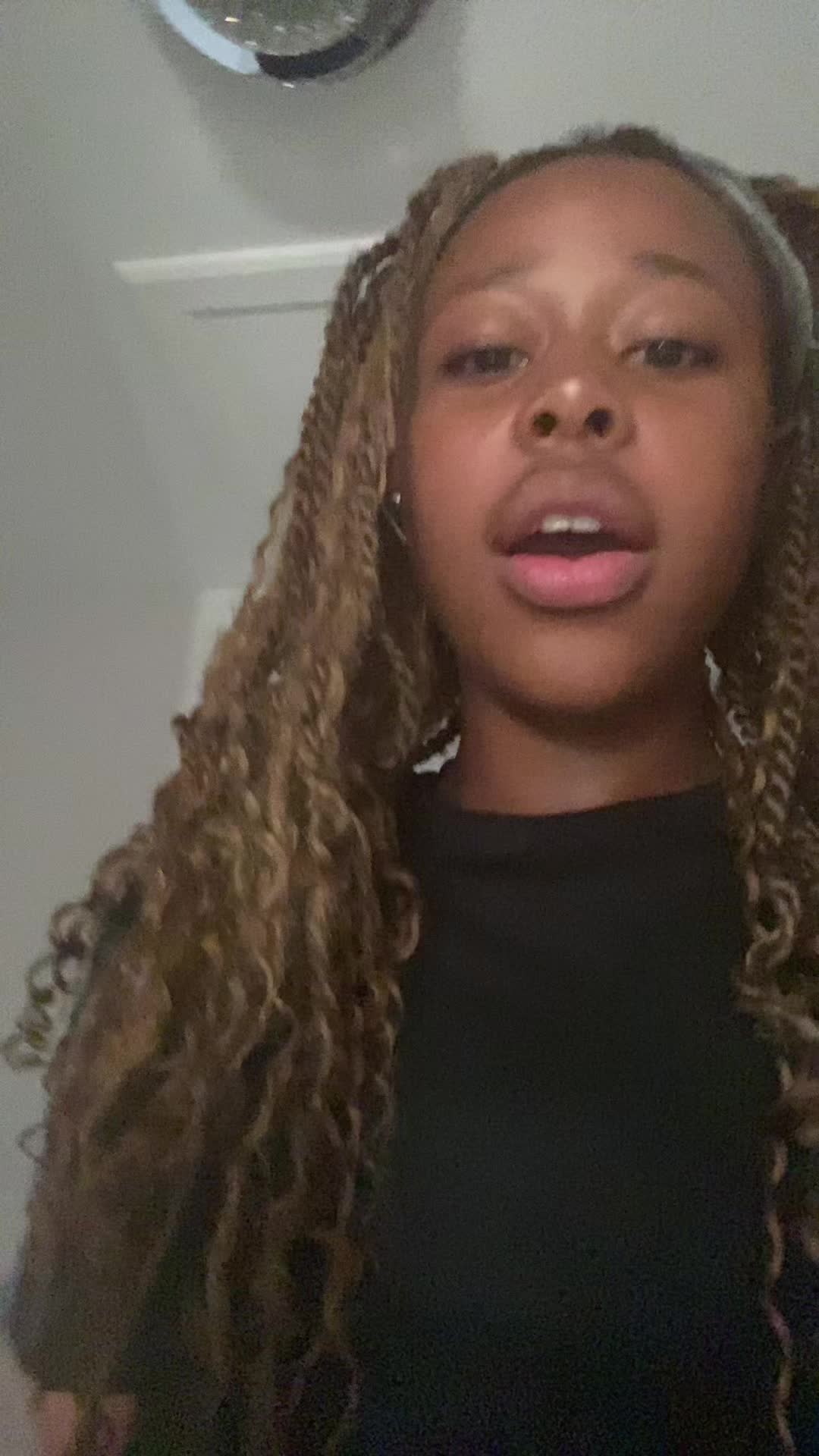 @😼