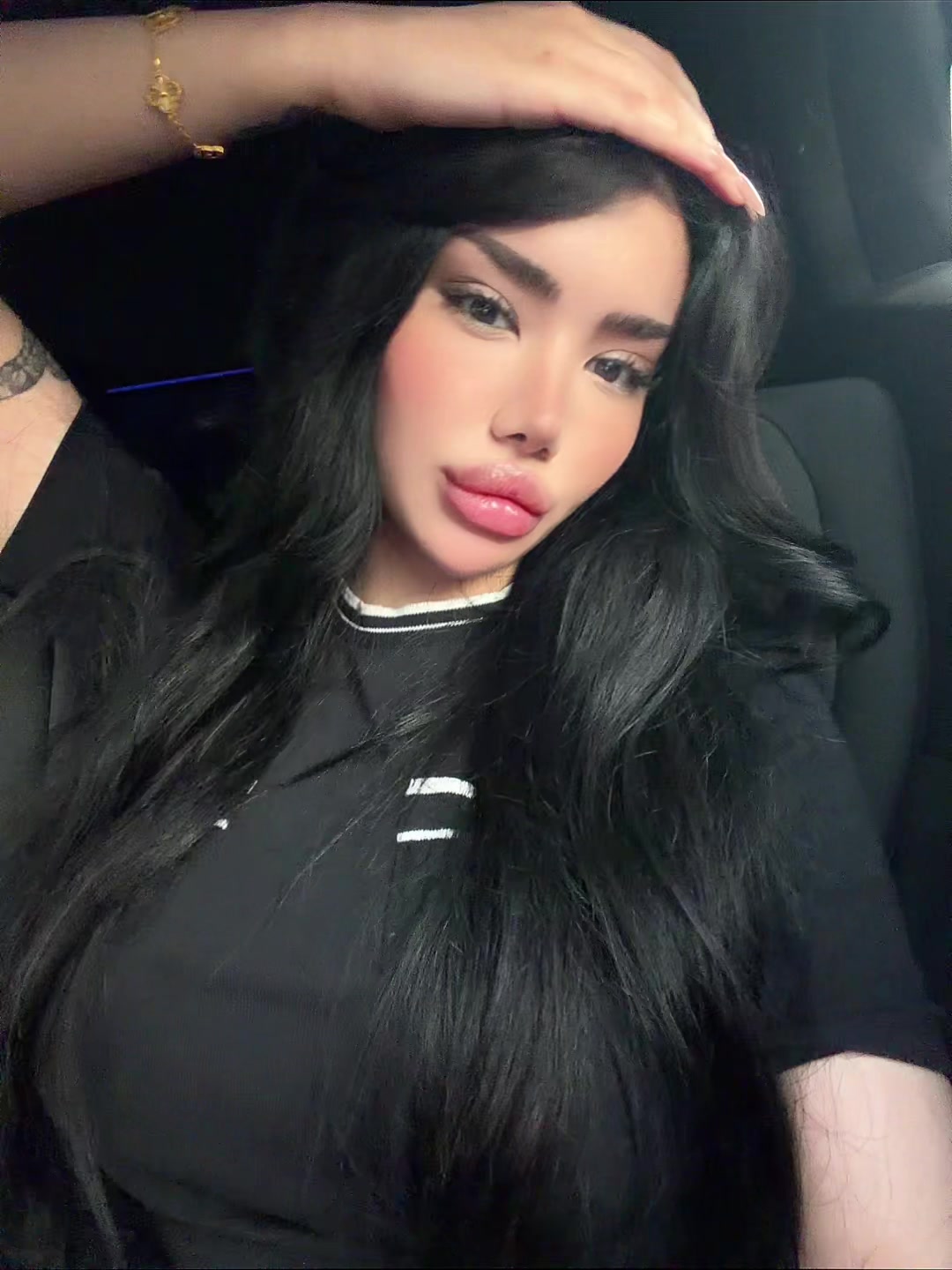@🖤