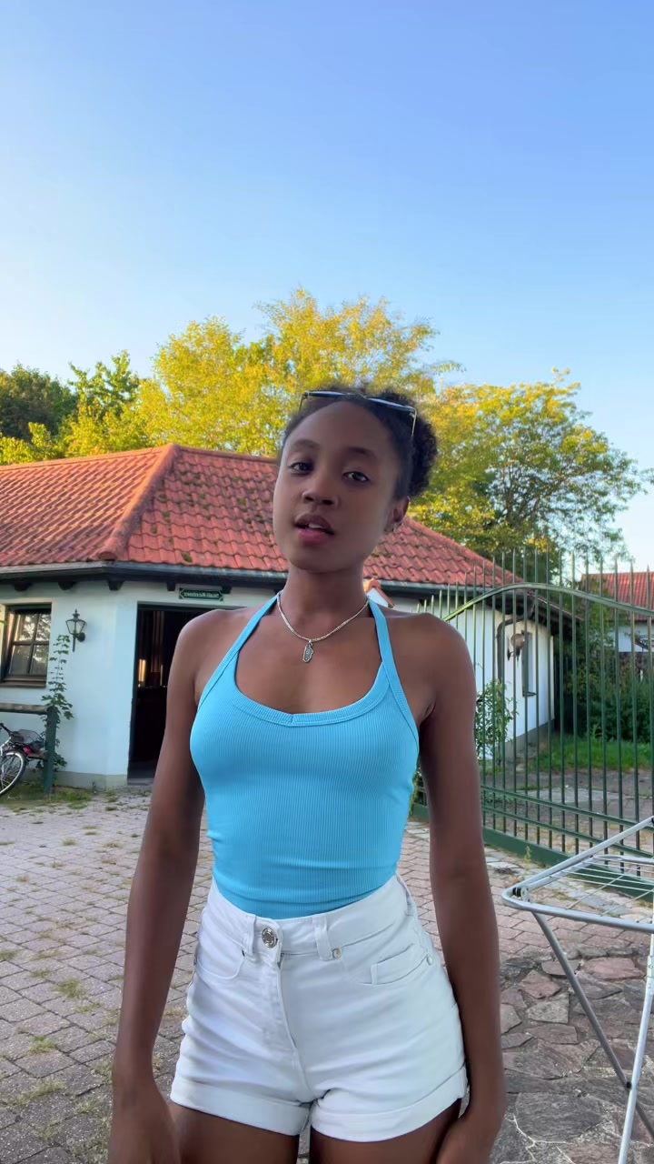 @Petite💋