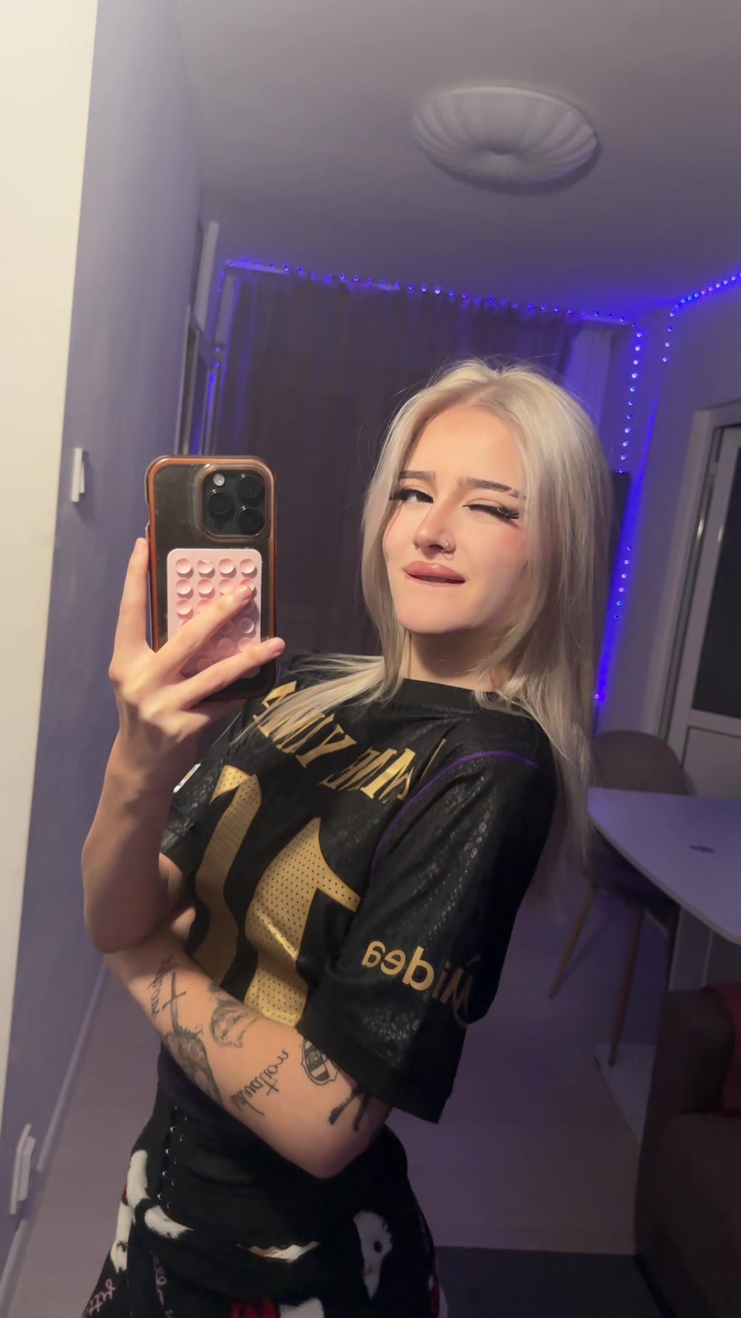 @alemakesmoney