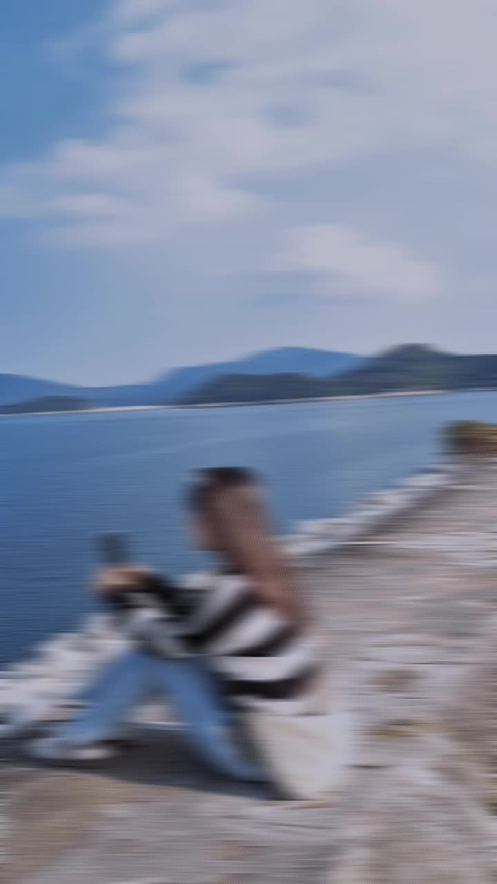 @๐ฅ๐ค