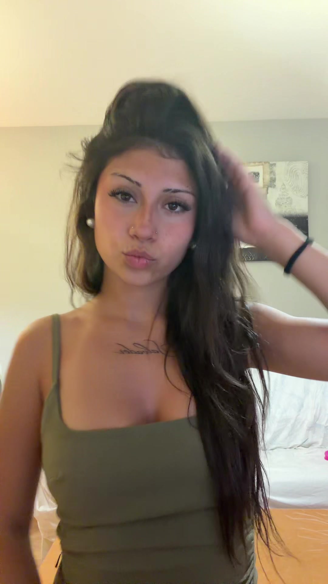 @𝔢𝔰𝔱𝔥𝔢𝔯