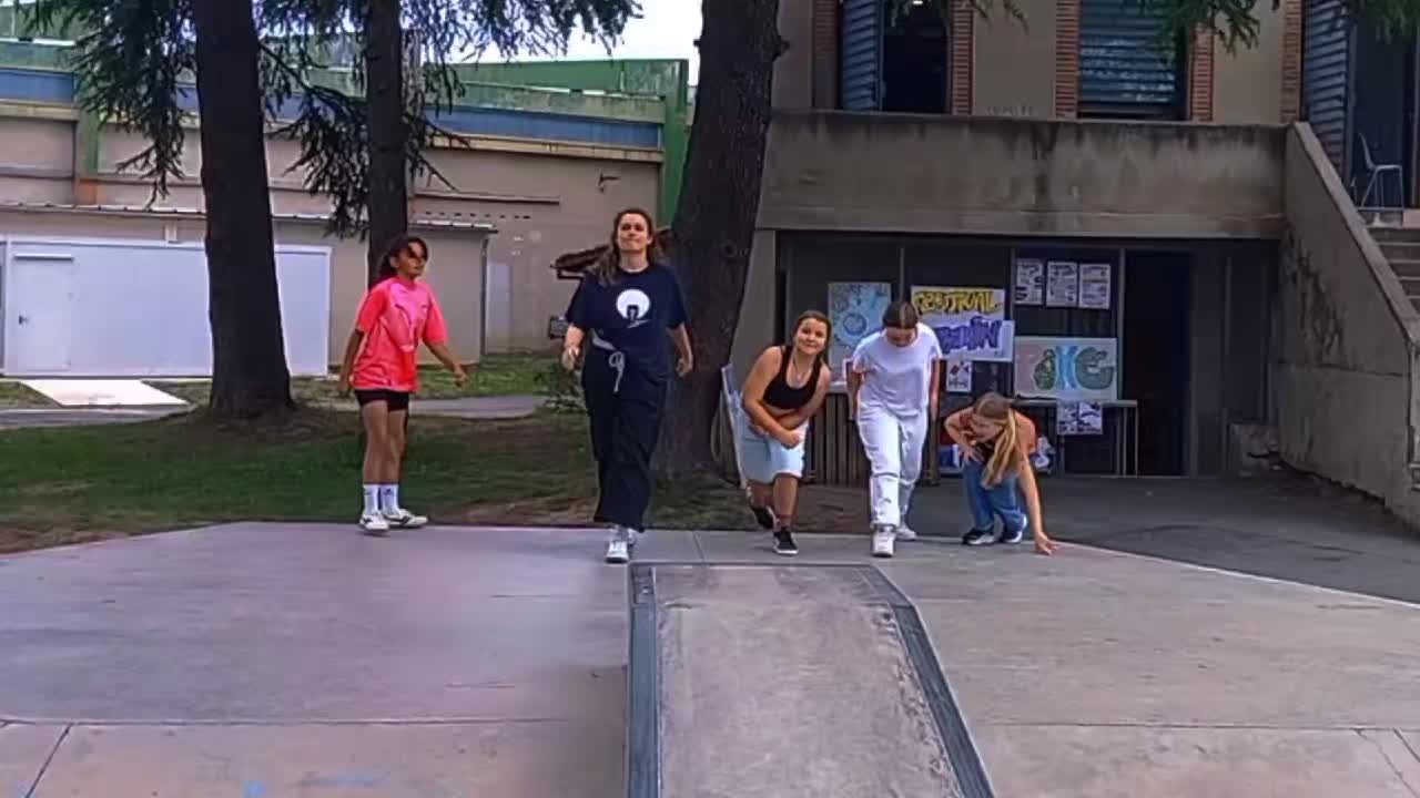@kelly.pntr