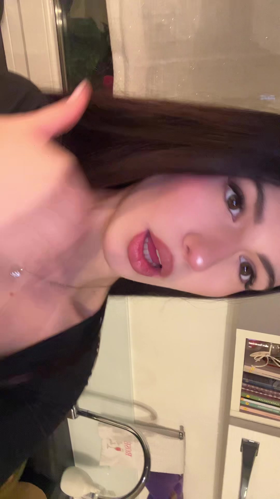 @𝐜𝐚𝐭𝐞