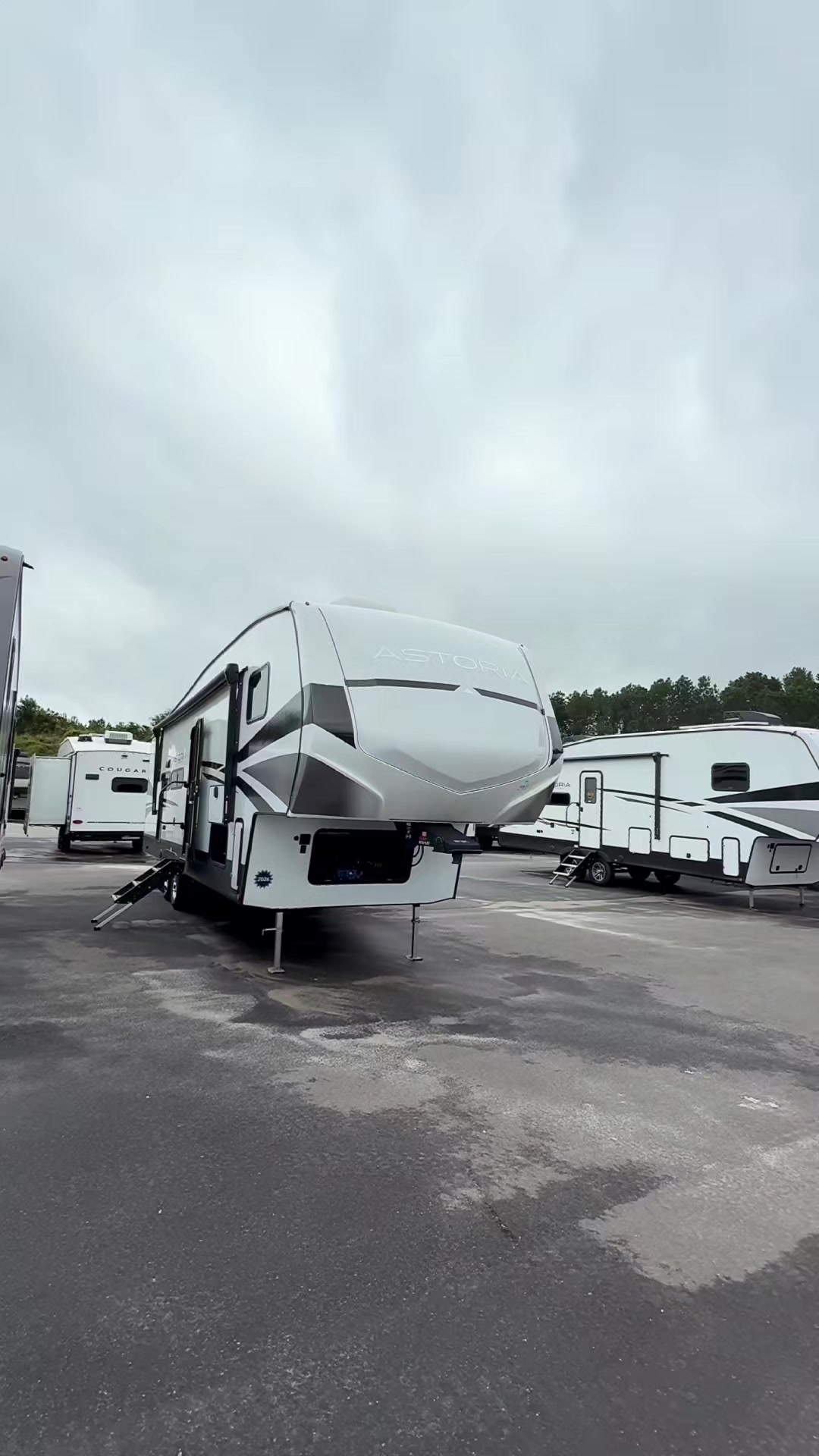 @Caravan & RV World 🚐