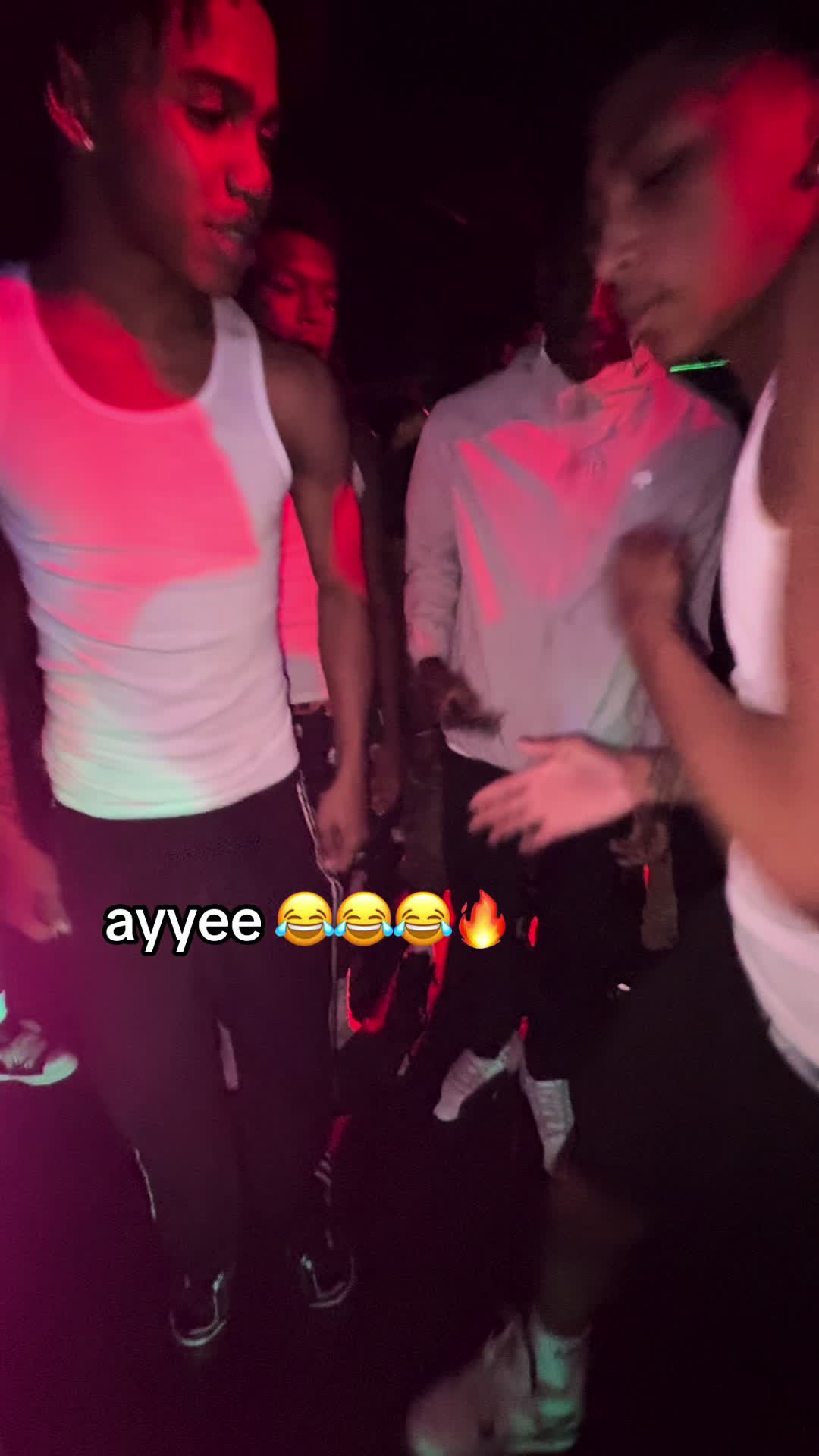@f3ma1ethugg3r