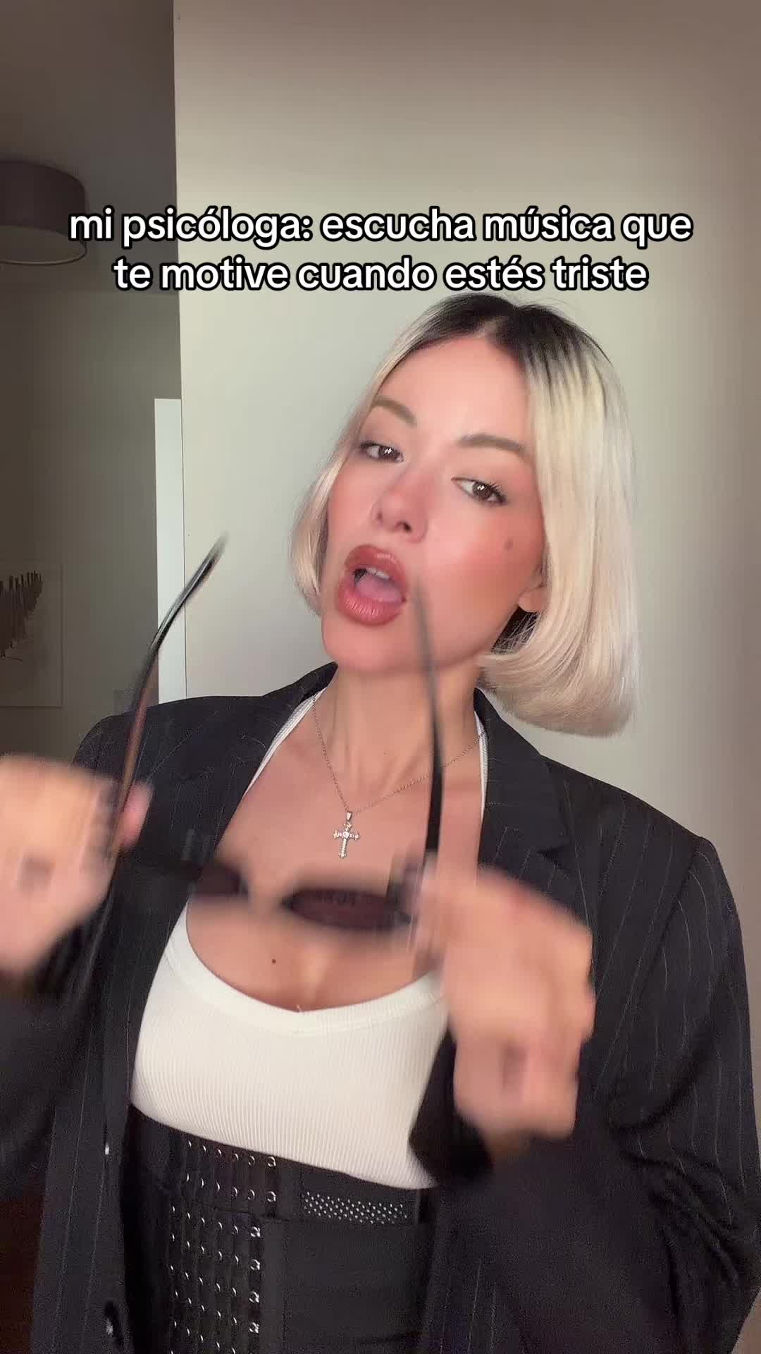 @Xina Mora