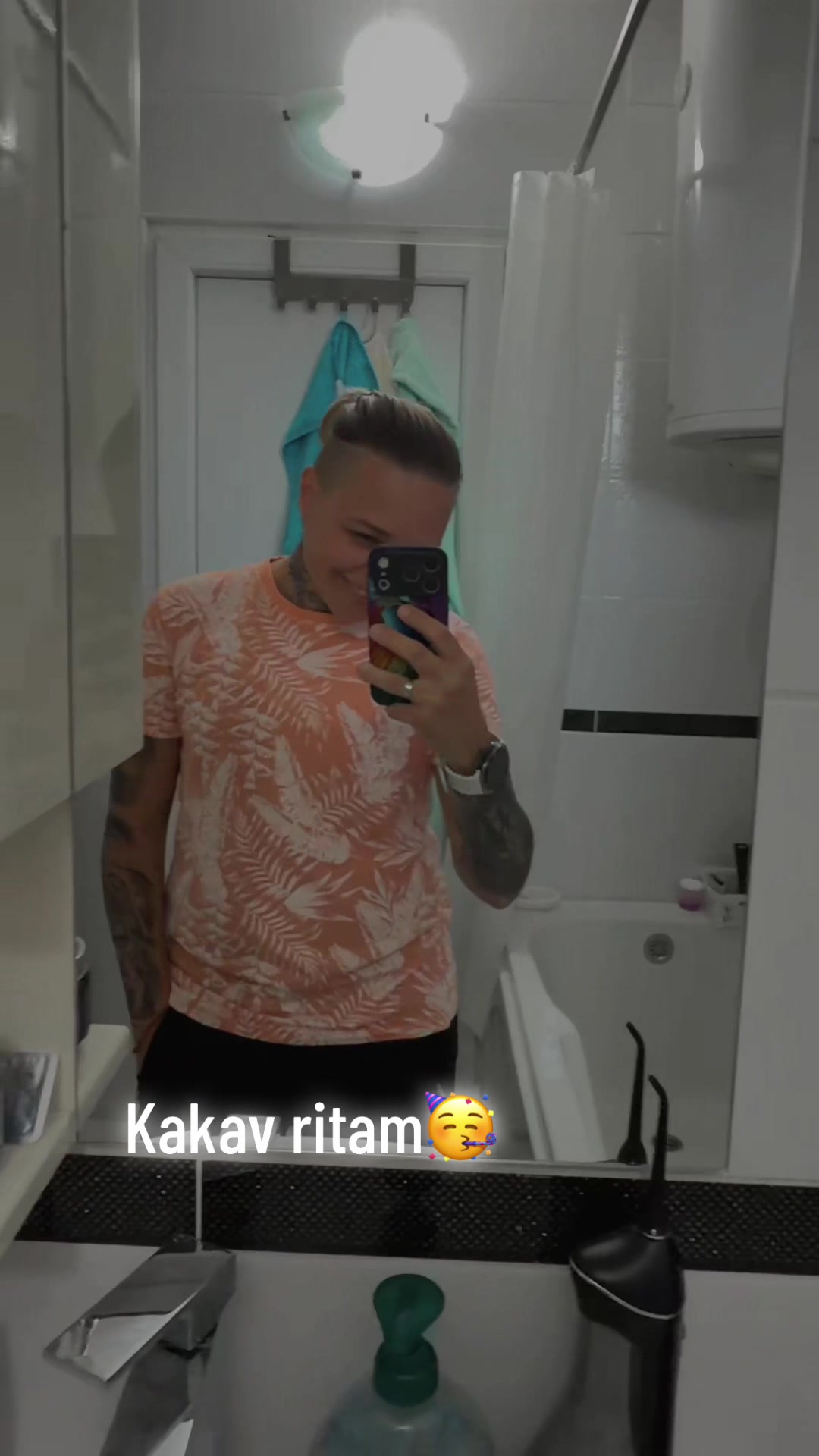 @LIKEAFENIXX