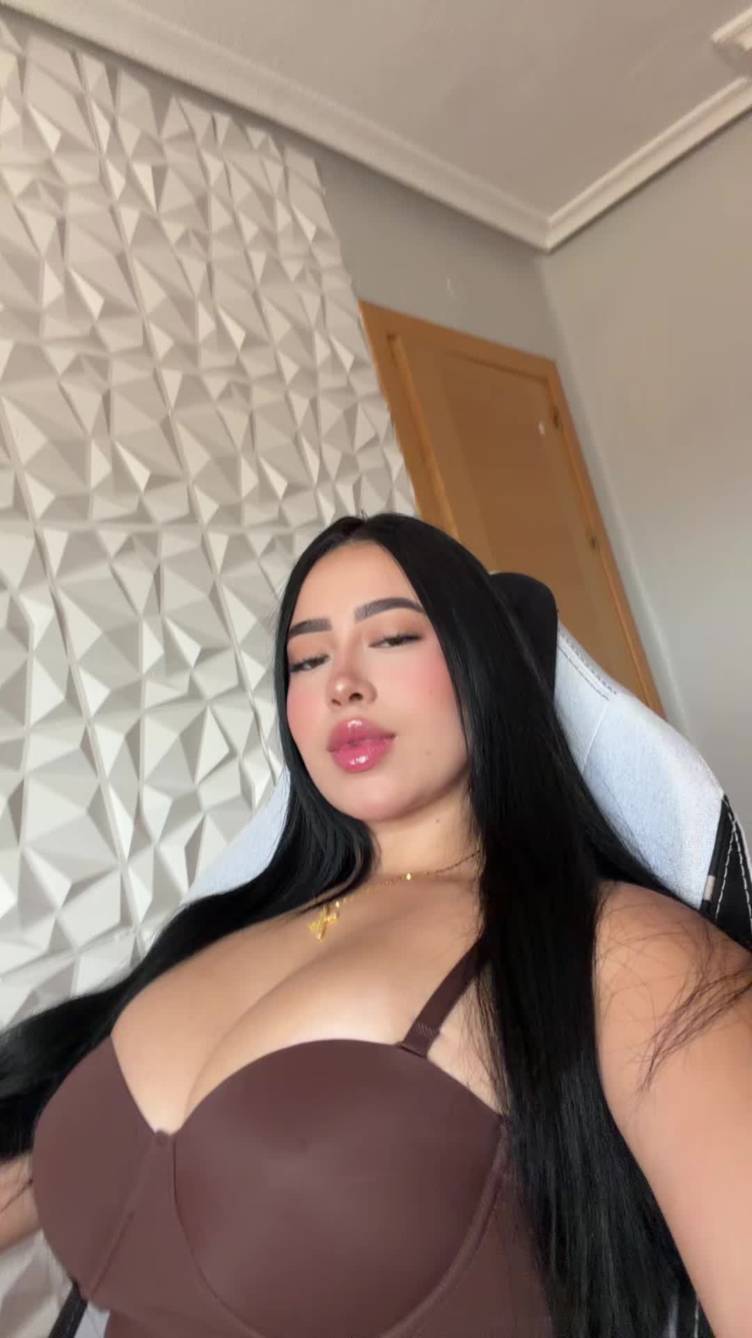 @valesuarezl_2 👑