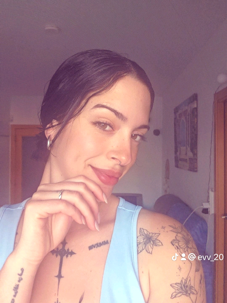@Eva🖤
