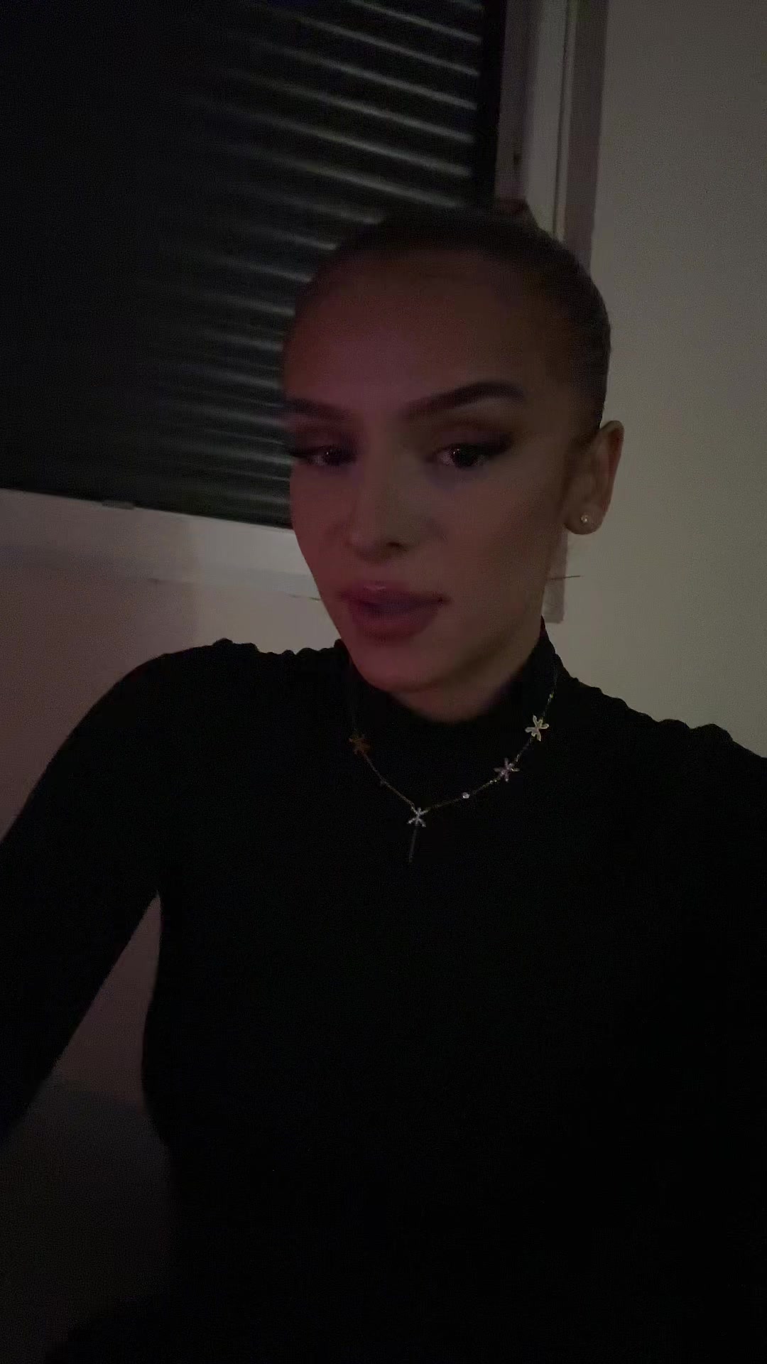 @_Ofasïabrunetäoffcïël_