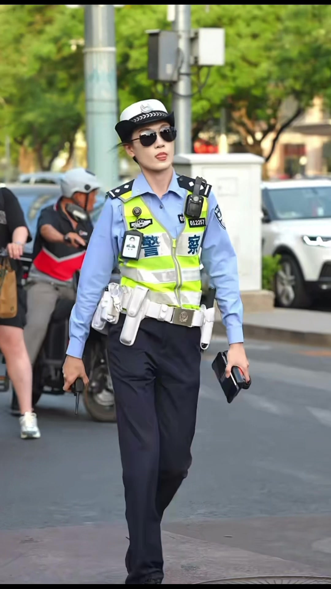 @花木兰👮
