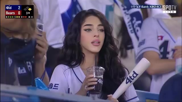 @laryssa_meloo_