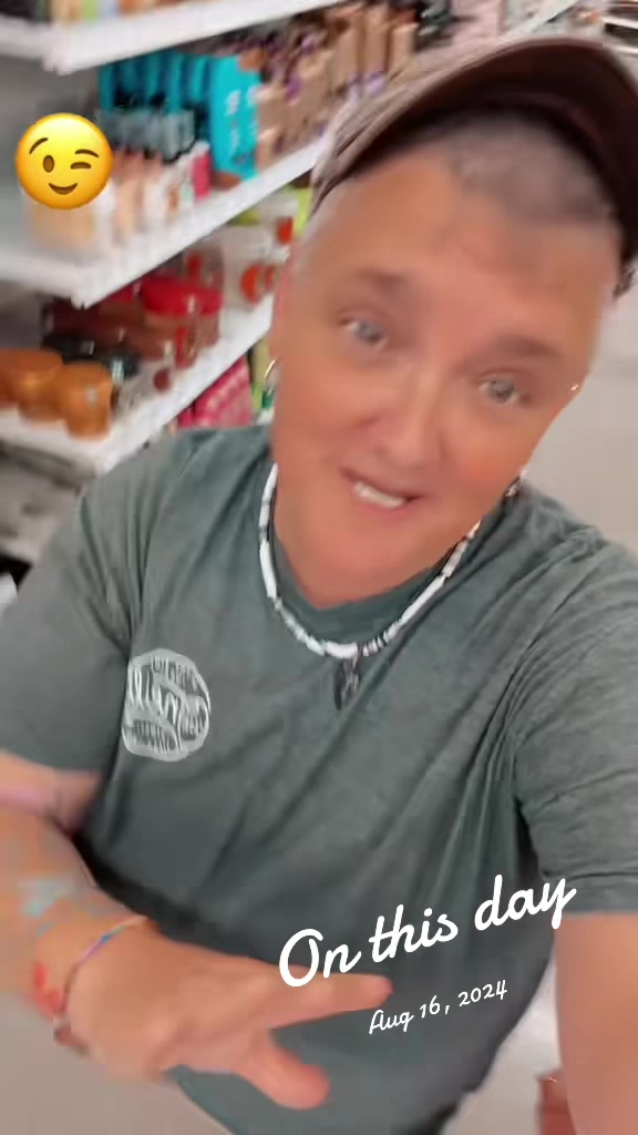 @ᗪ卂ㄚㄥ乇 🎱🏳️🌈
