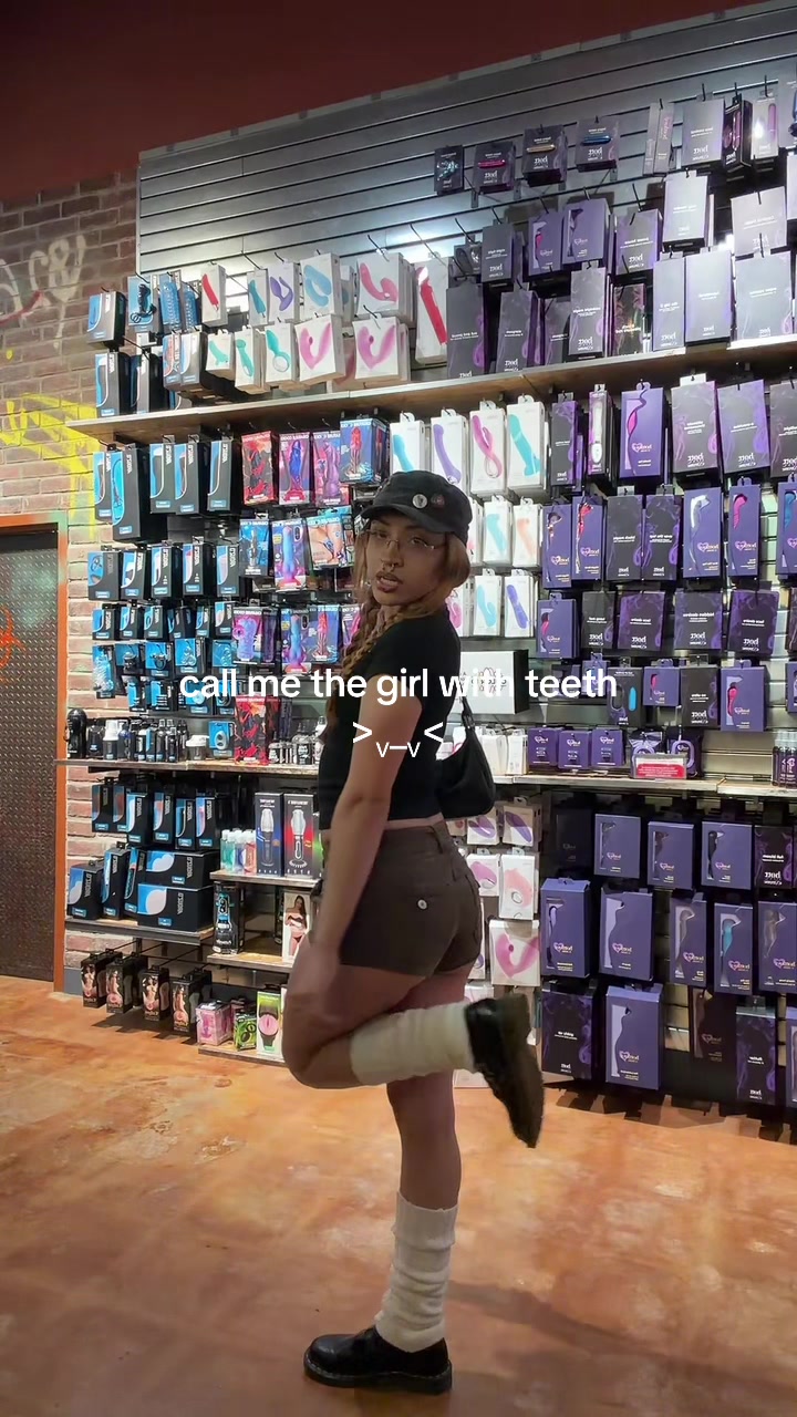 @thegirlwithteeth