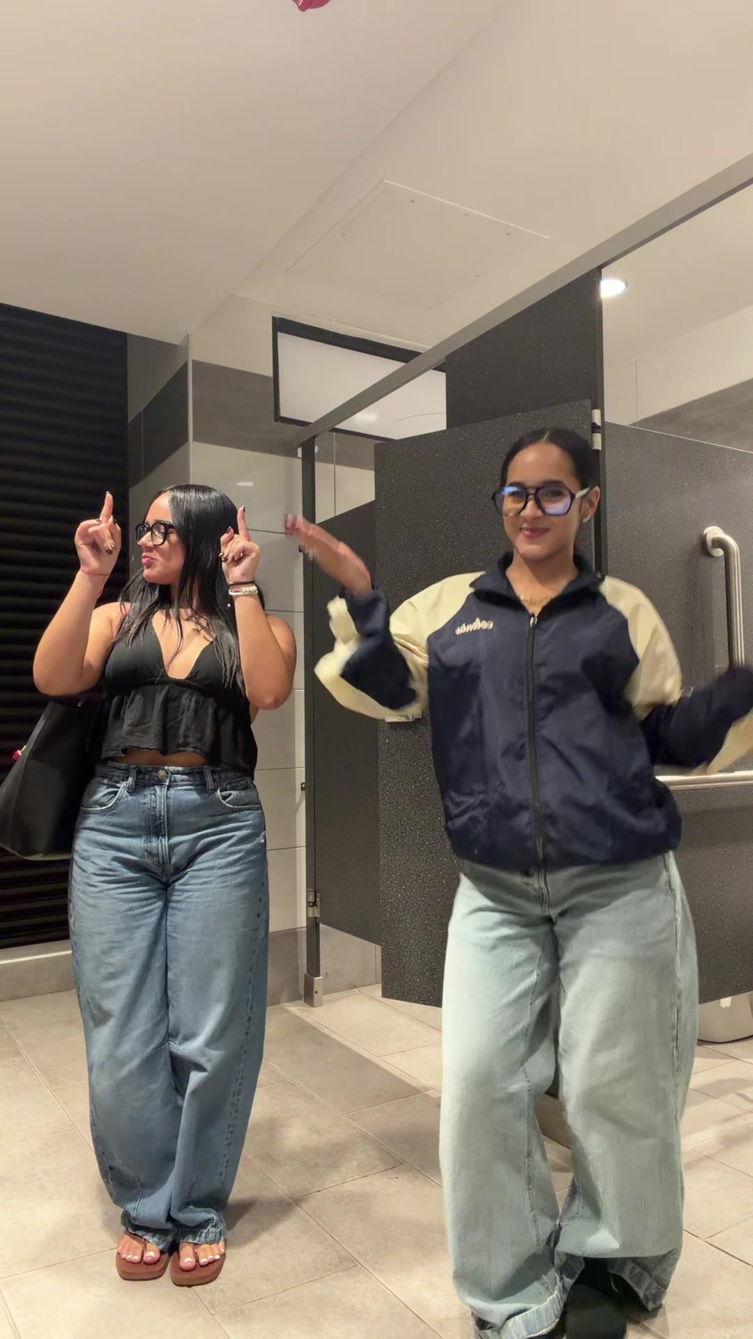 @karlasofiiiiia