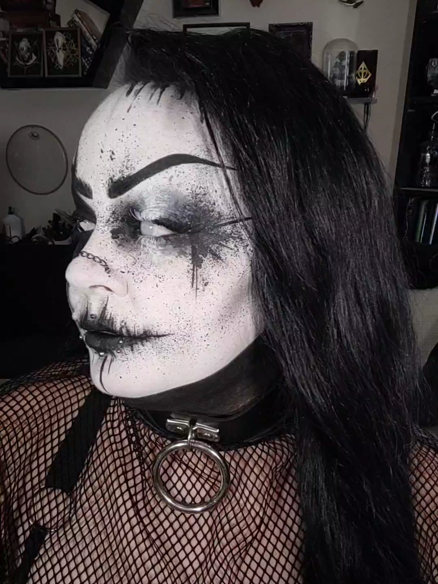 @Michaela_Shadow