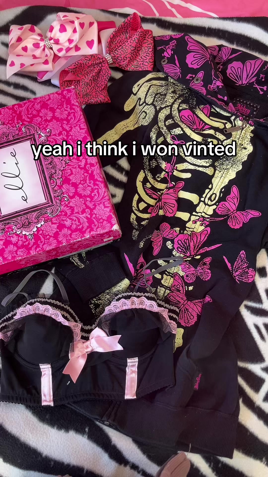 @cherry 🧛🏻♀️