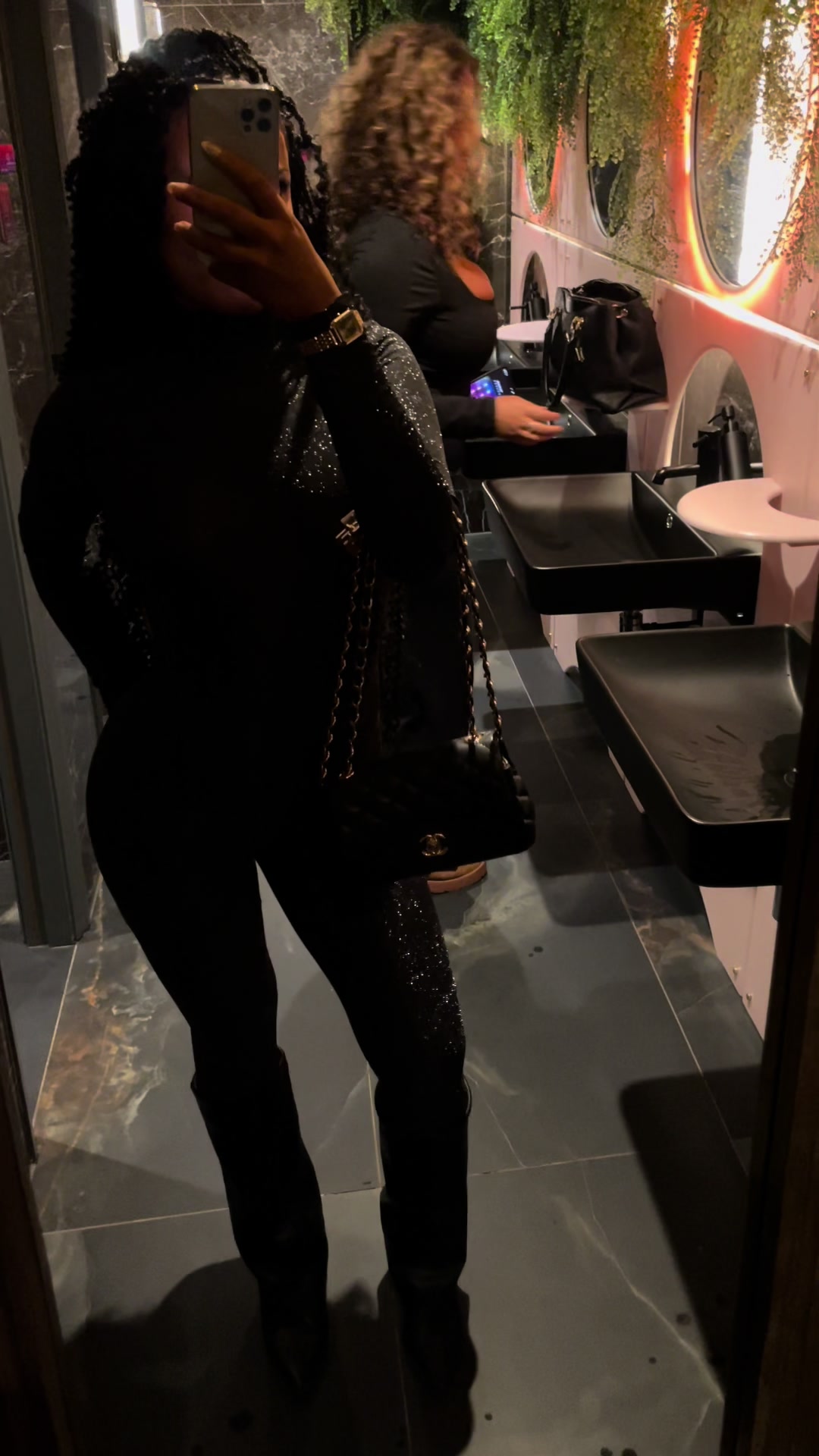 @𝒮.