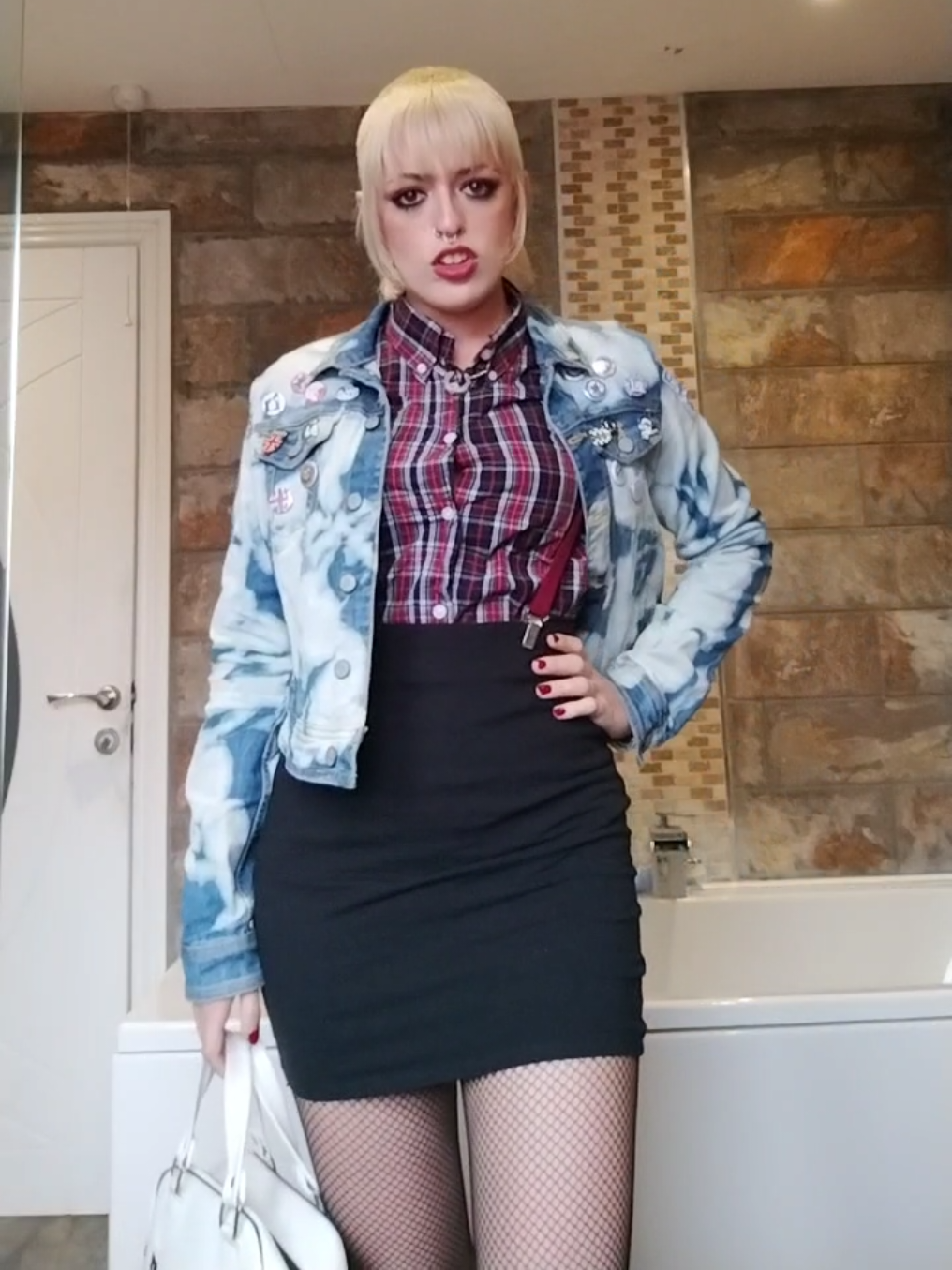 @Dolly🕸️