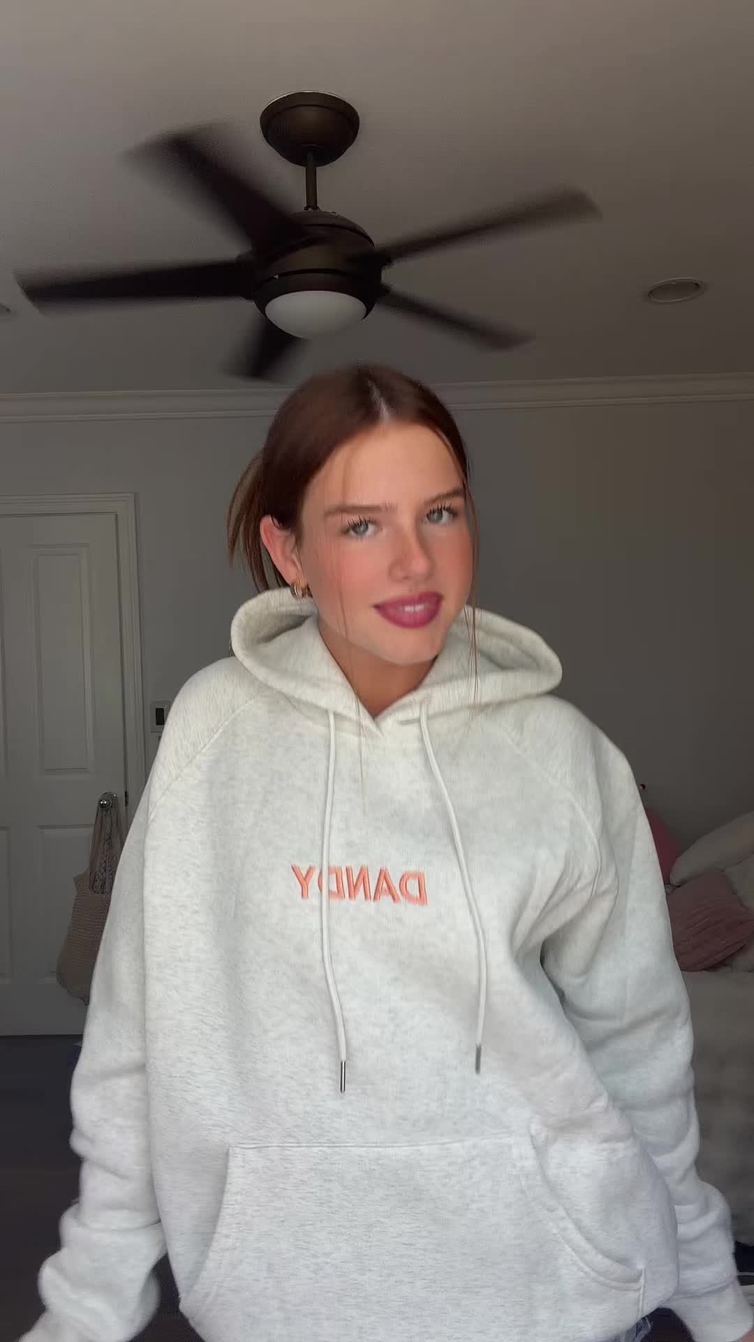 @Ellarose