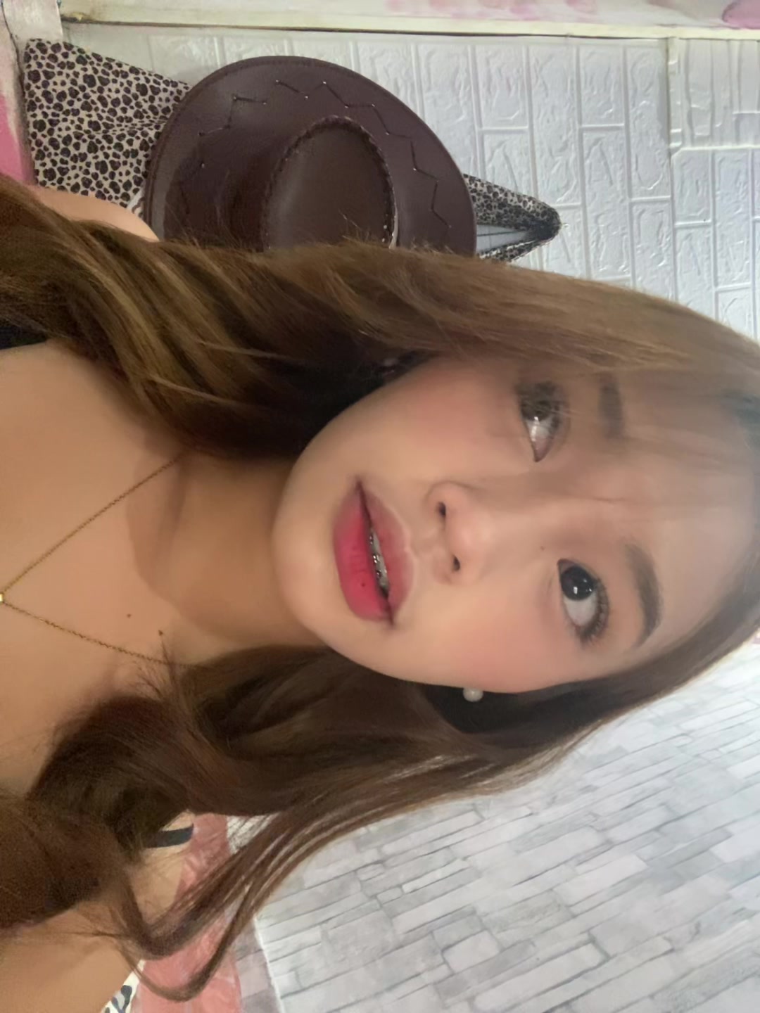 @𝒻𝓁𝑜𝓇 💘