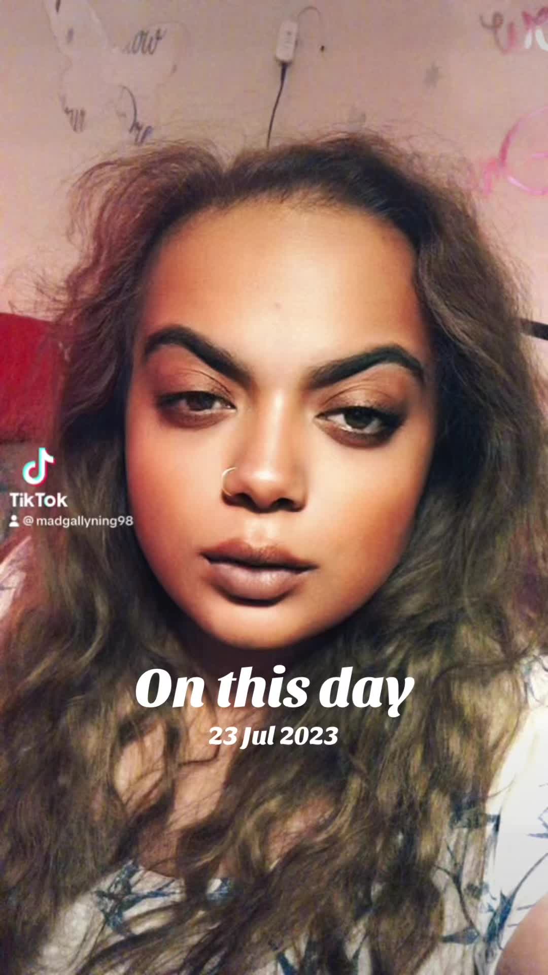 @🫣🩵Nina-Nicole🤍🌕🎹🥊🖖🏻🧡