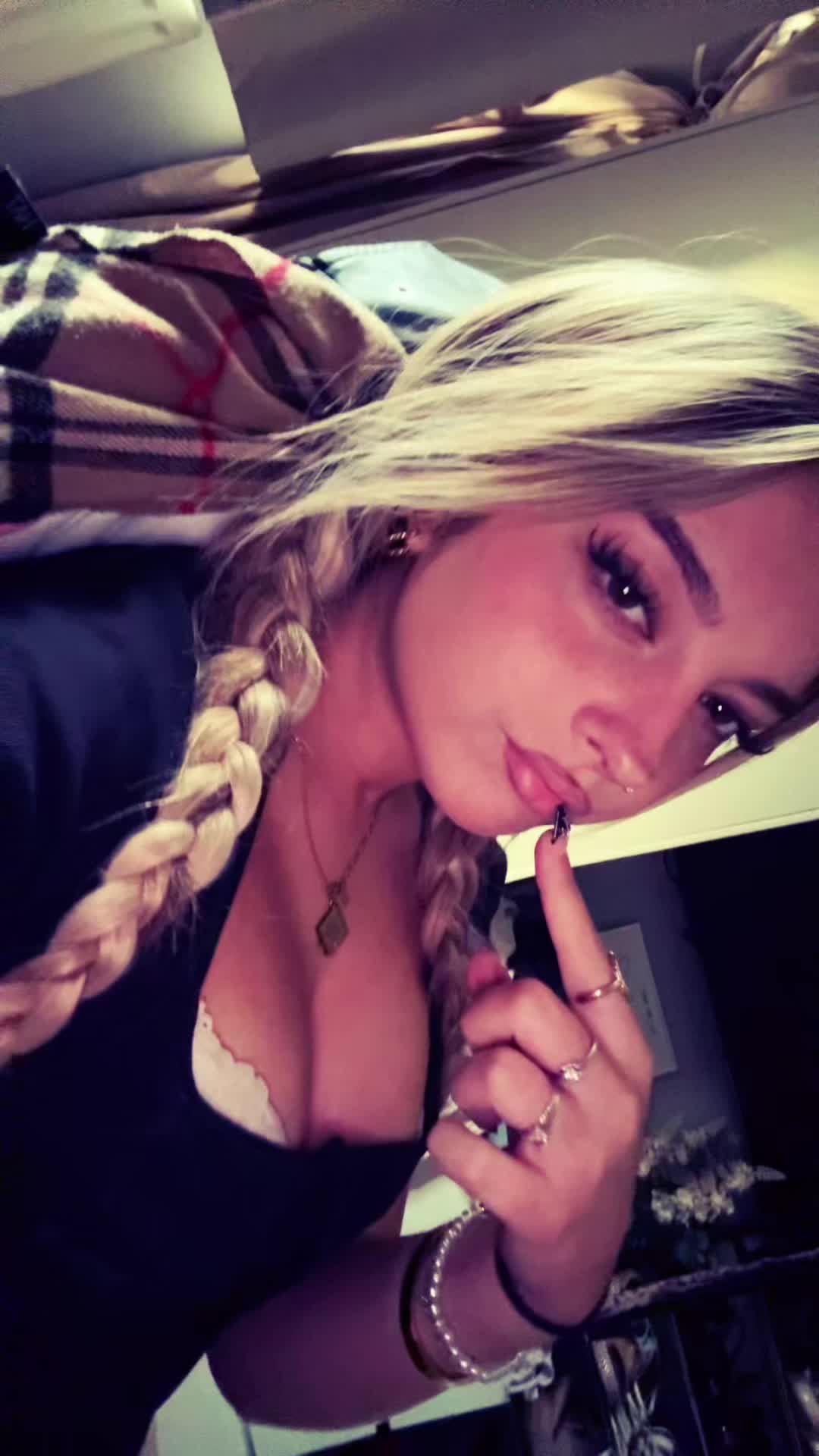 @JJ
