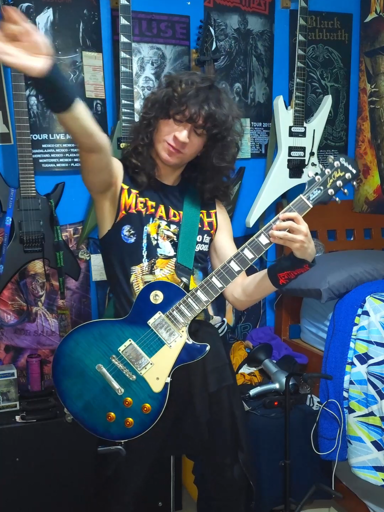@Diego Juárez