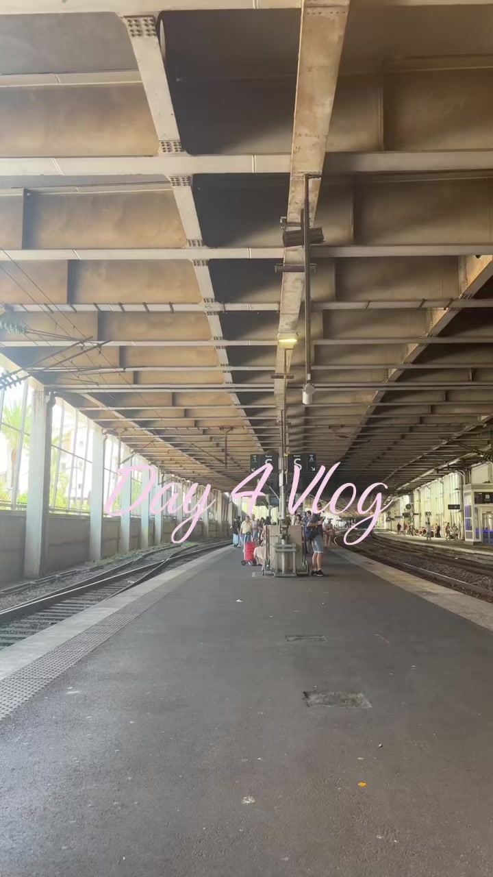 @HK