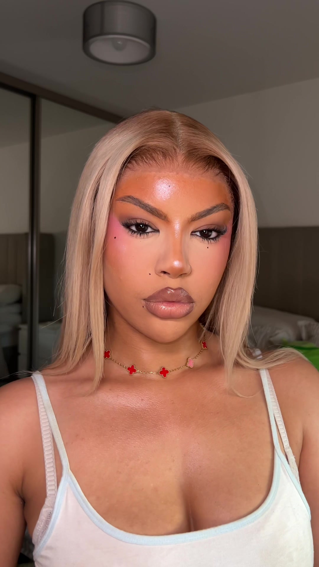@inezblanchettee
