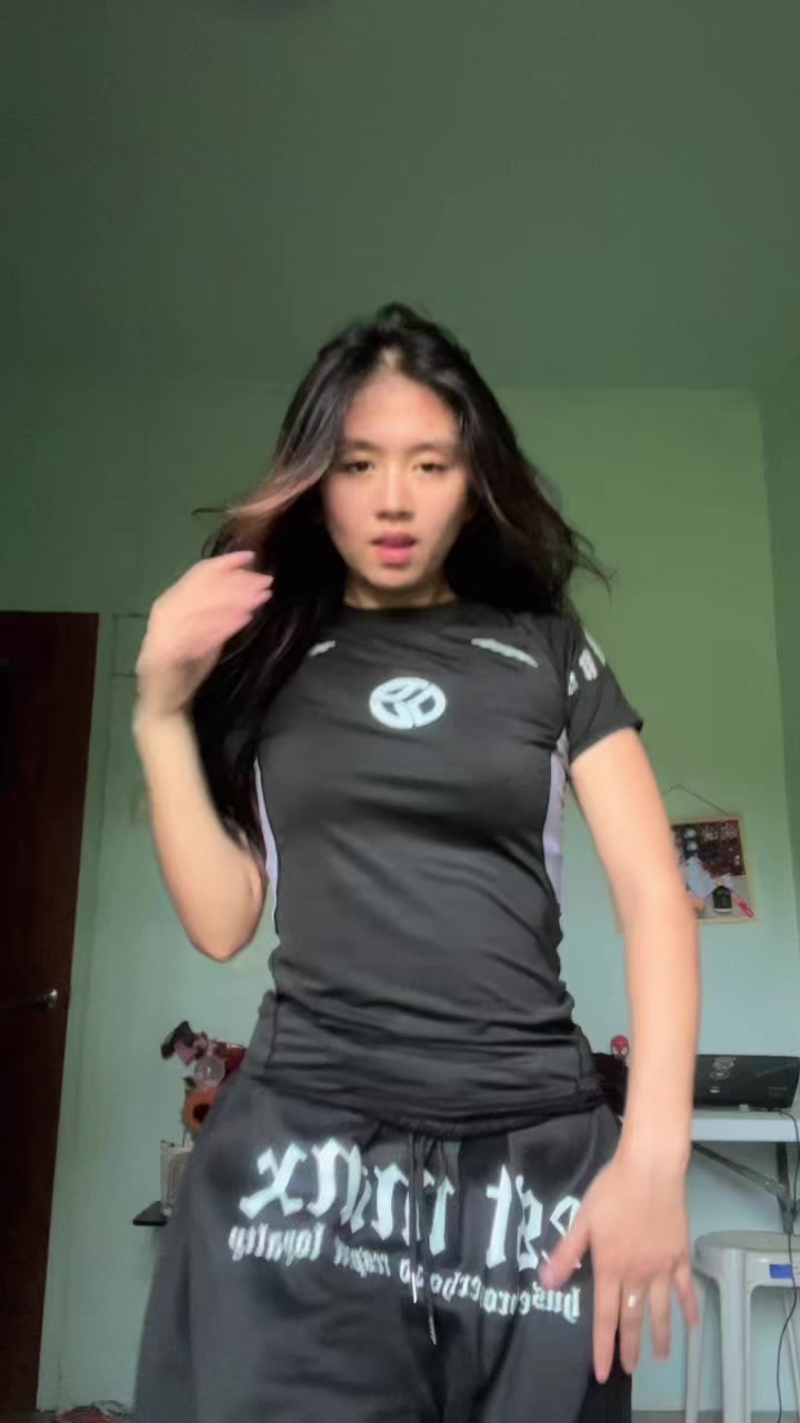 @Elleistn