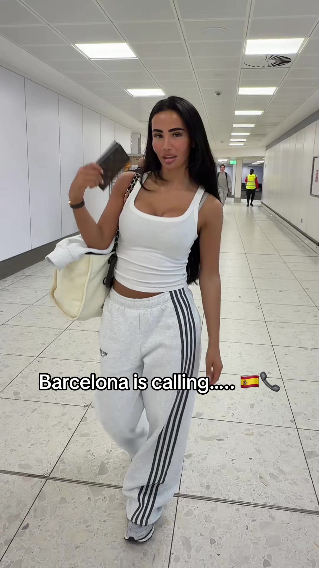 @𝓜𝓲𝓪 𝓚𝓮𝓵𝓵𝔂
