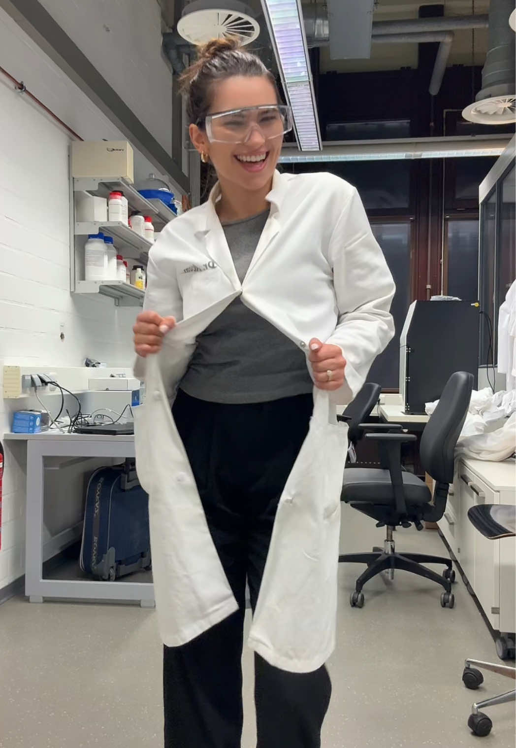 @Emilia the Chemist👩🏽🔬💃
