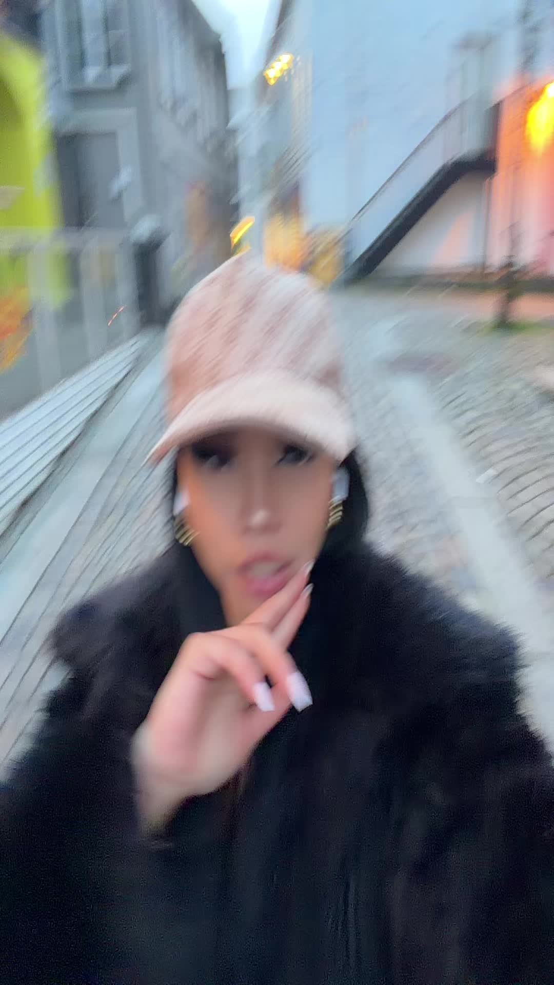 @💋