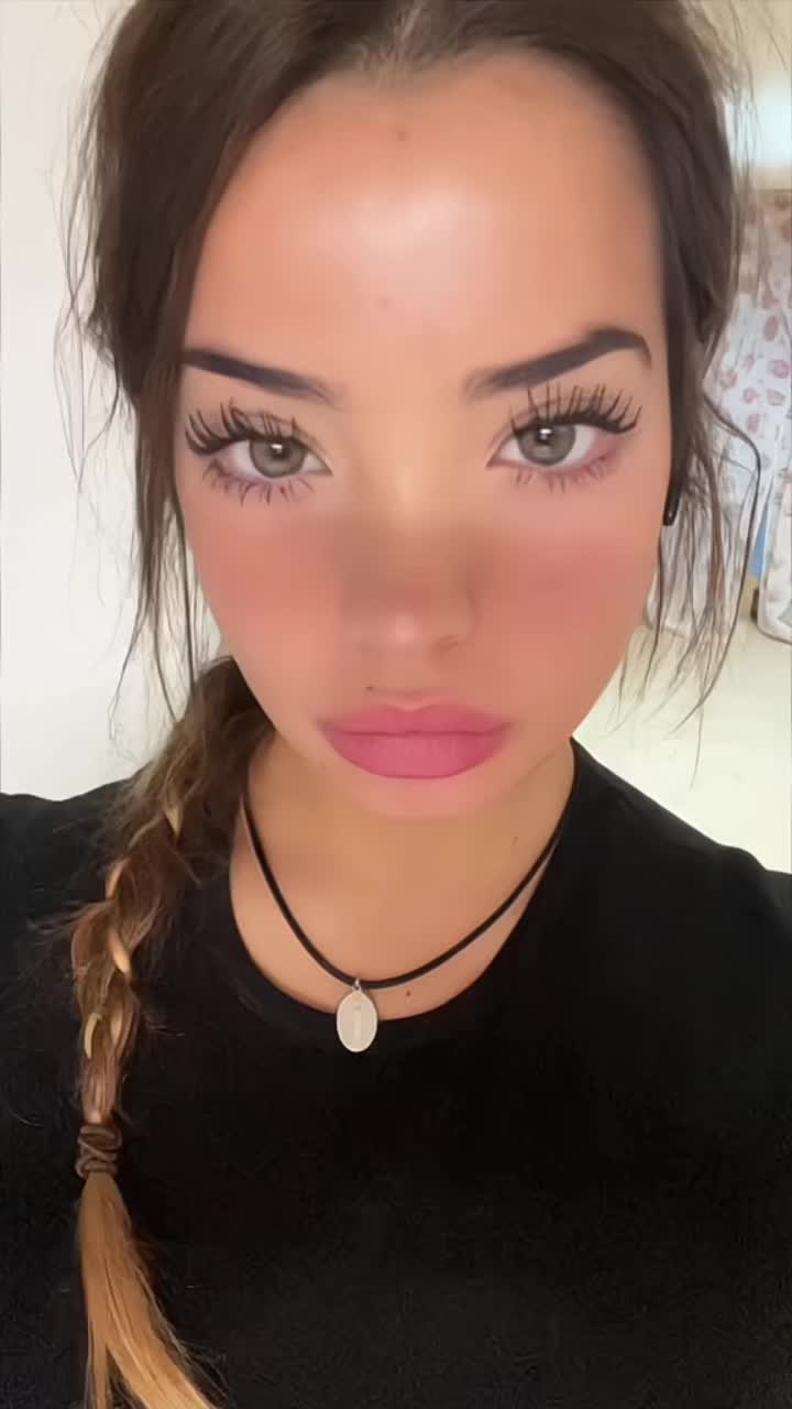 @mariavittoriazara🇧🇷