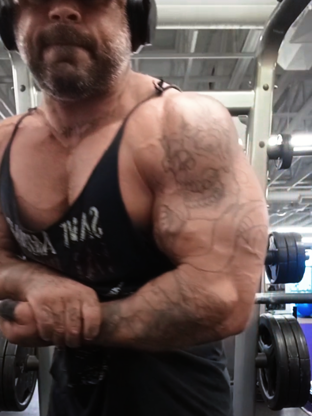 @Flesh_artist_1985