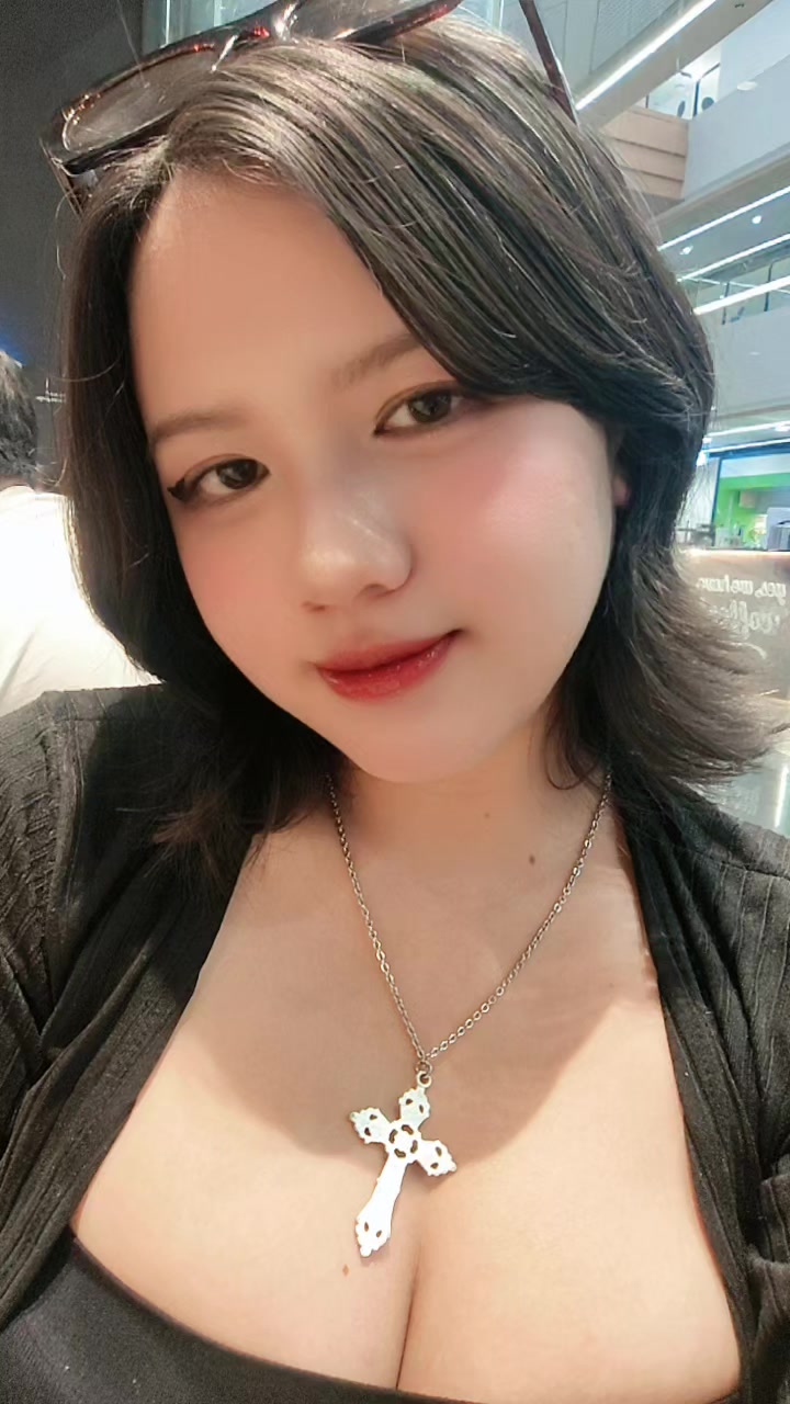@Tinacchi 🍊🧡🖤