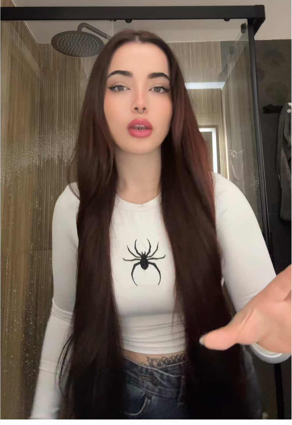 @Sarita🕷️