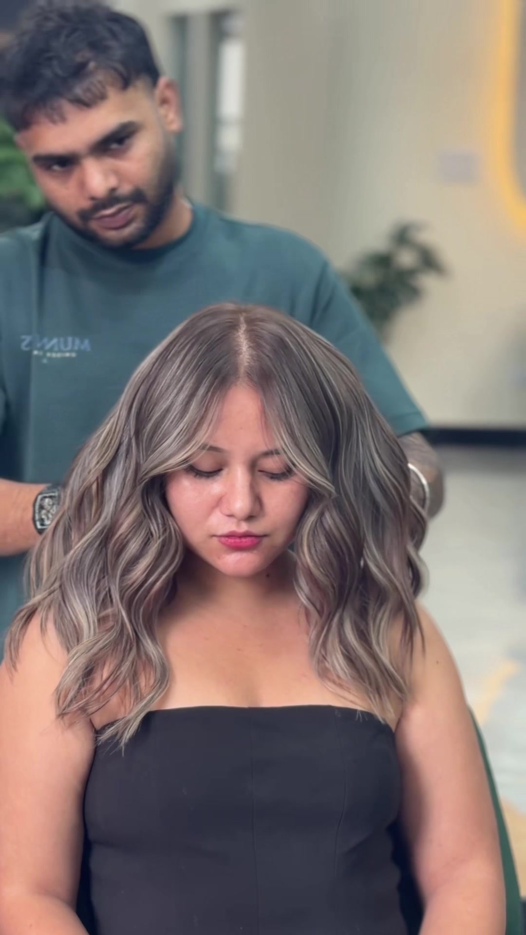 @Munney salon