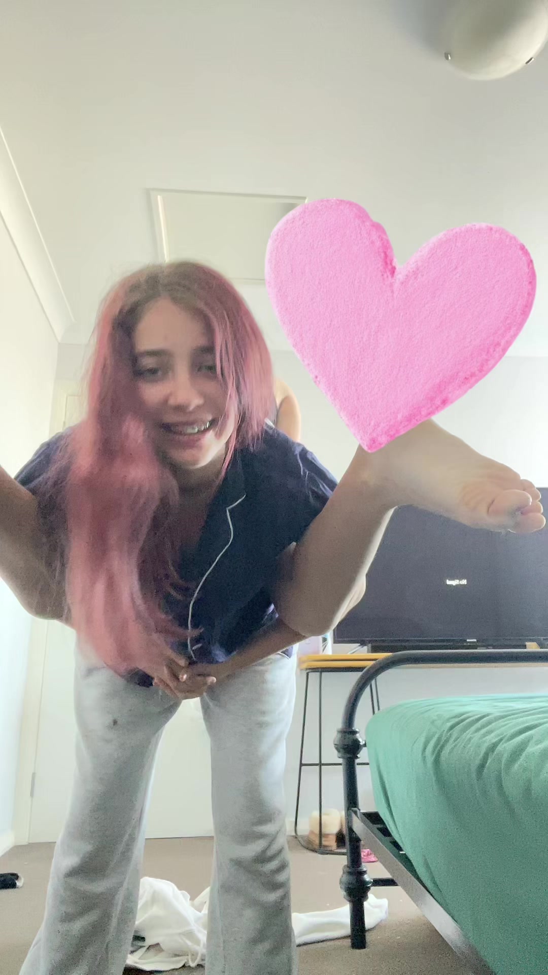 @Wh0_b3lla