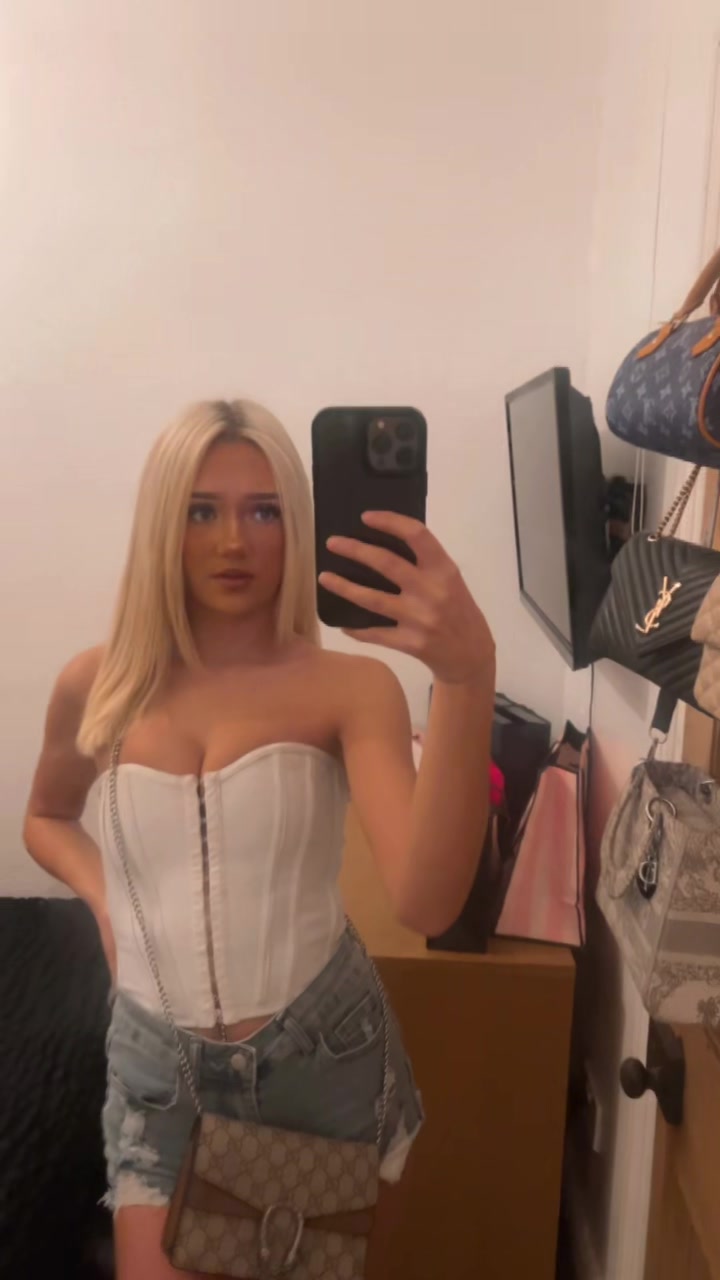 @Sophia