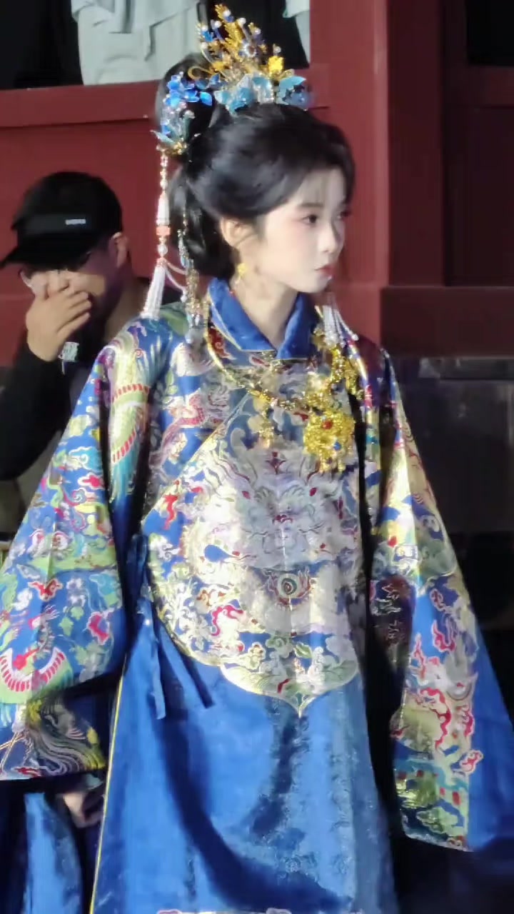 @Lì Yán(丽妍)