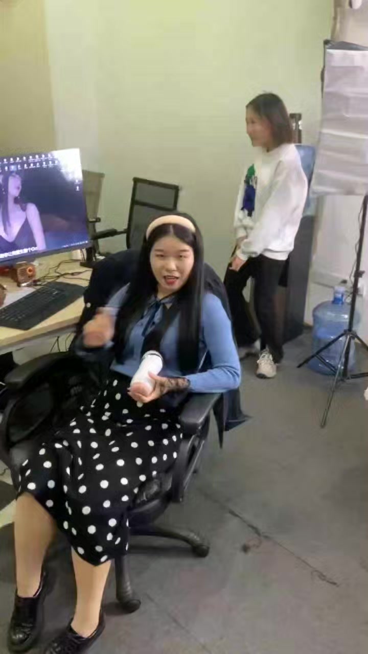 @uqyij1