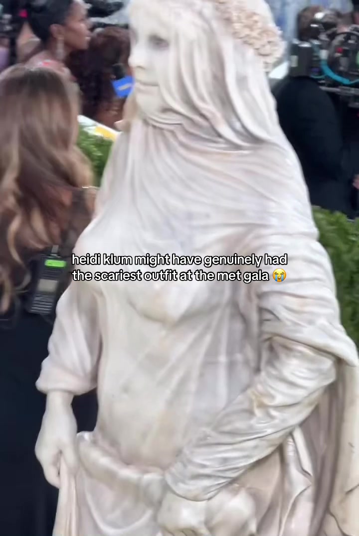@0fftherunway