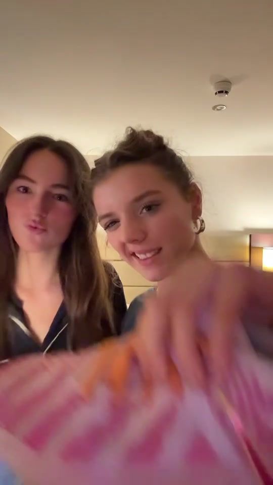 @freyaartell