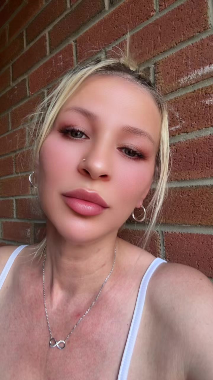 @Blonde goddess🇨🇦🇨🇦