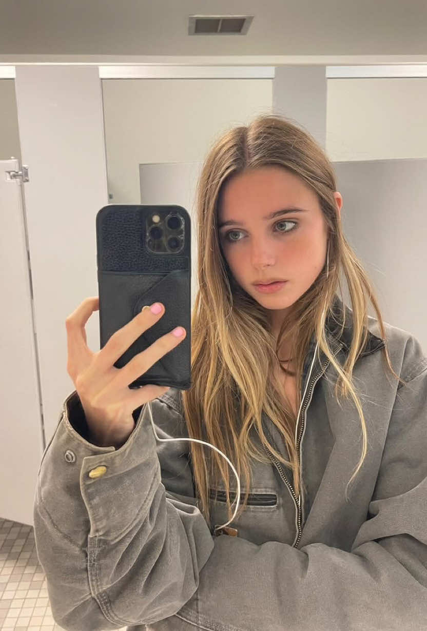 @𝐞𝐥