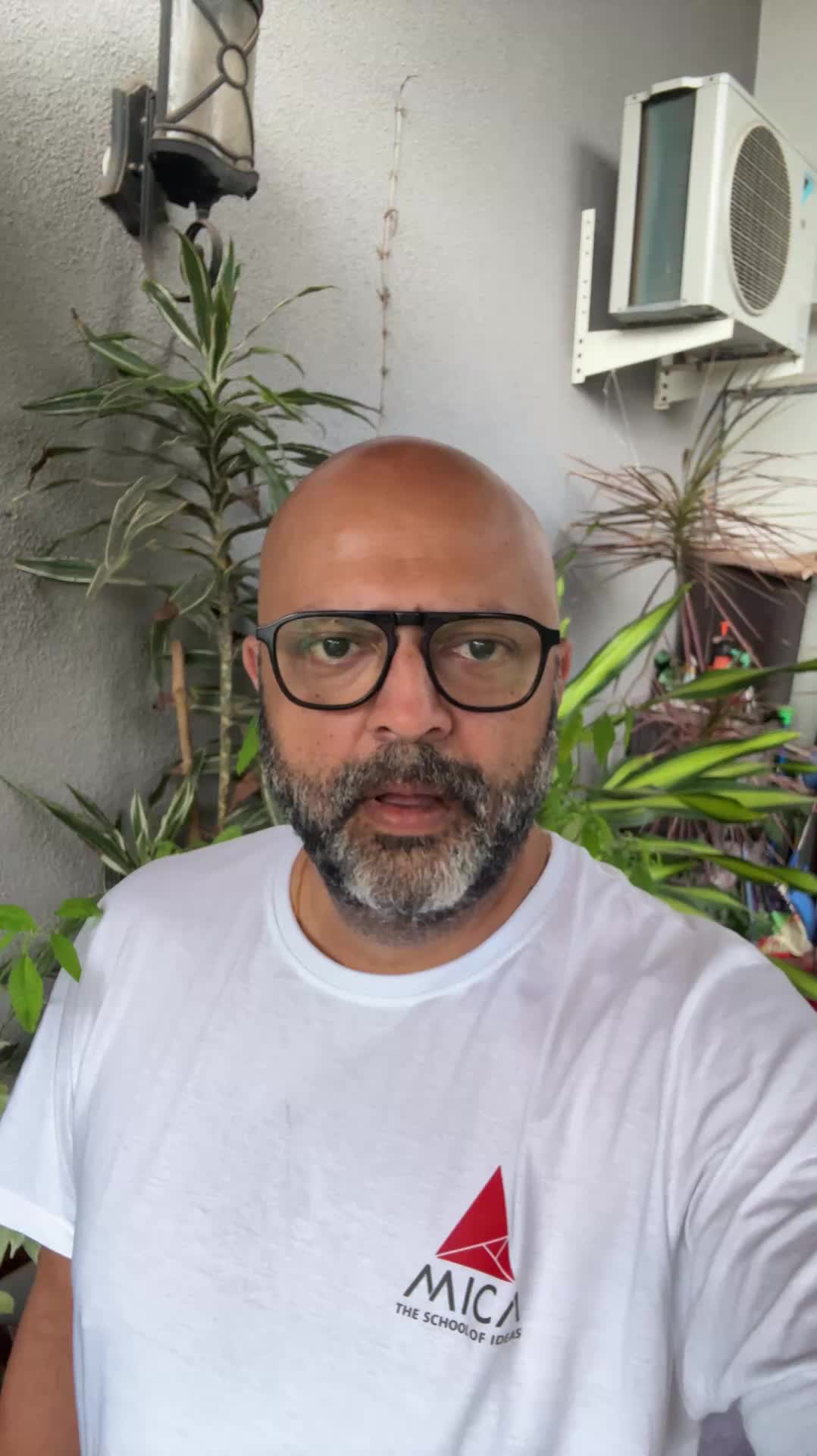 @thetravelingprofessor